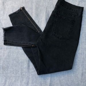 Pistola Black Skinny, Raw Edge, Ankle Zipper, Great Preowned Jeans.